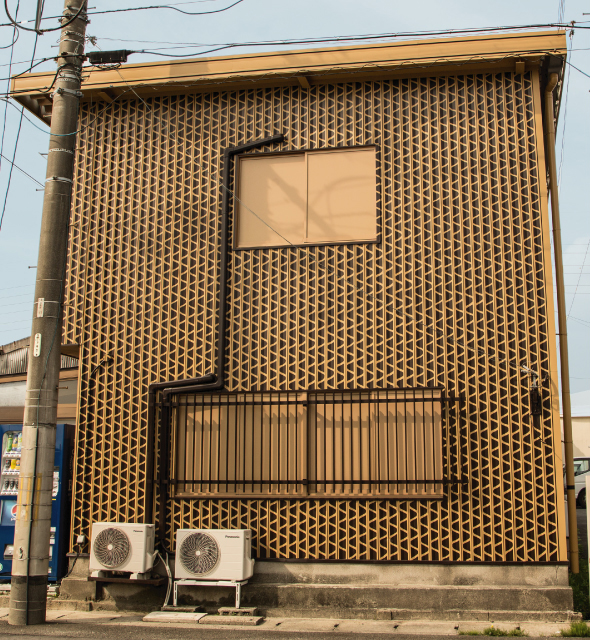グッドデザイン賞受賞!手書きのダンボールハウス 三重県四日市市